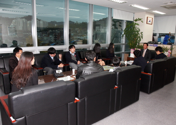 연천중학교 기자단 은평구의회 방문