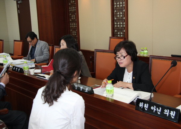 2013 회계년도 세입.세출결산 및 예비비지출 개별심사