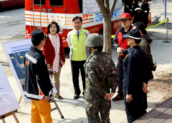 2015년 봄철 유관기관 합동 산불진압훈련 및 캠페인