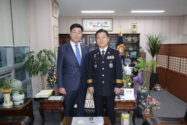 김항곤 은평경찰서장 은평구의회 방문