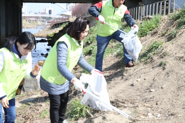 은평구의회 불광천 봉사활동-2