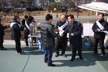 북한 인권사진 전시 및 태극기 사랑 캠페인