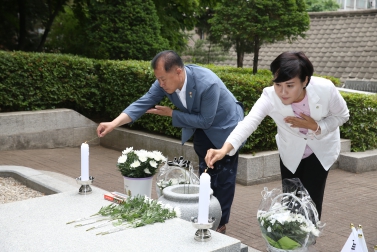 6.25참전유공자 호국영웅명비 참배