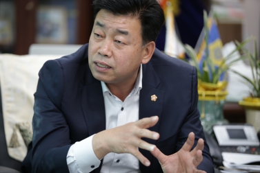 서울신문 인터뷰_성흠제 의장