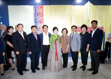 자연의 빛으로 지은 우리옷 \'강종순 한복展\' 개막식