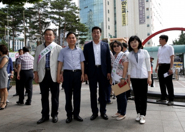 부동산 불법 유동광고물 근절을 위한 관내 공인중개사협회 합동 캠페인